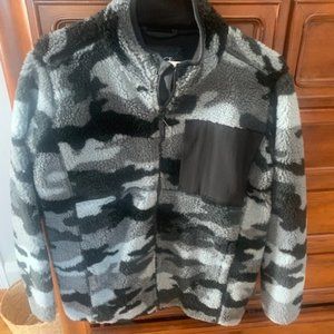 Children's Place Youth Camo Black Jacket; Size 16 (XXL); brand new